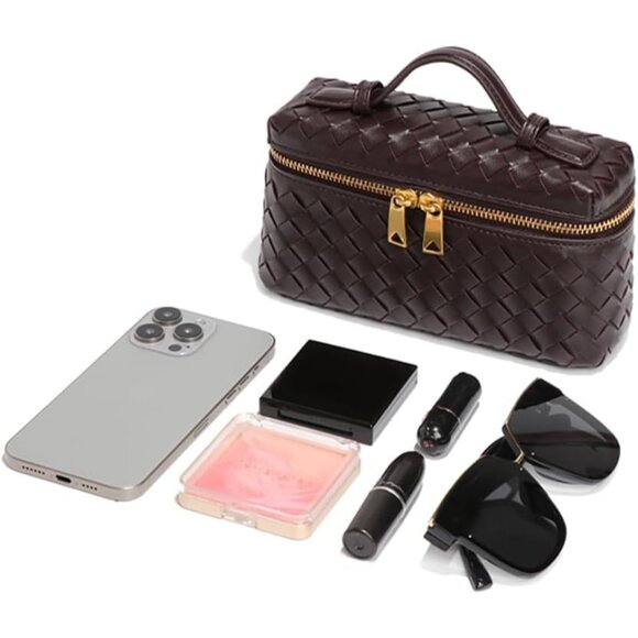 Elegant Woven Crossbody Handbag with Gold Hardware - Ideal for All Occasions - Picture 2 of 7